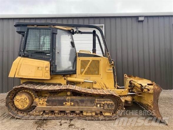 CAT D6K Гусеничные бульдозеры