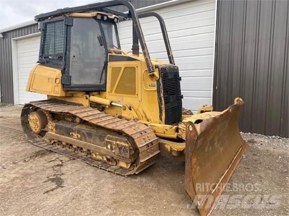 CAT D6K Гусеничные бульдозеры