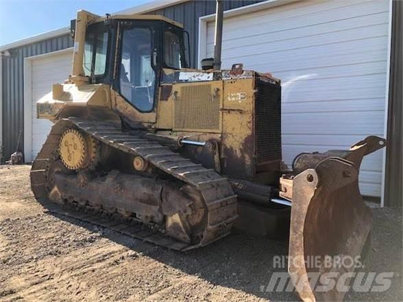 CAT D6M XL Гусеничные бульдозеры