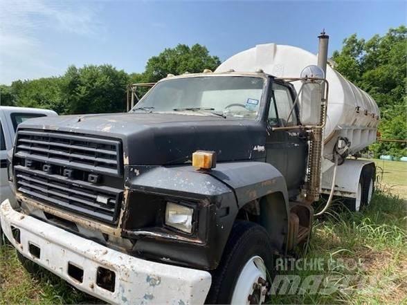 Ford F800 Грузовики-цистерны