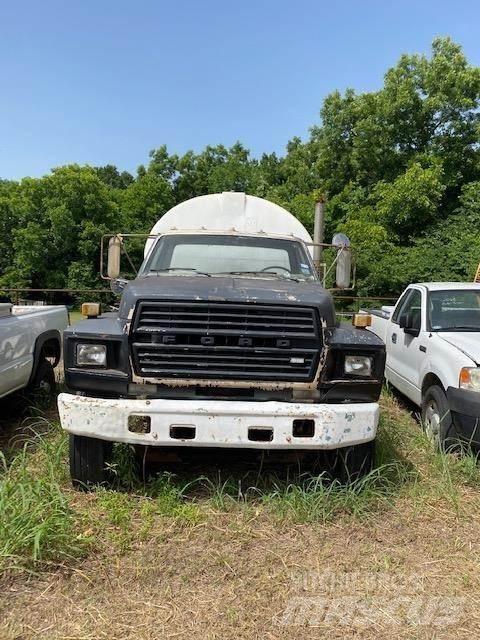 Ford F800 Грузовики-цистерны