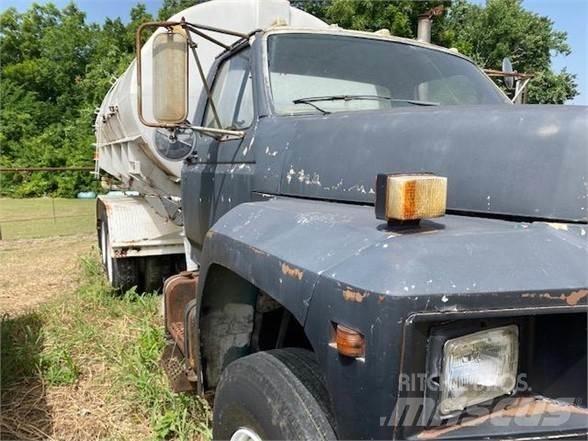 Ford F800 Грузовики-цистерны