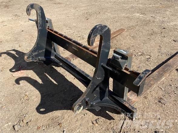 John Deere  Паллетные вилы