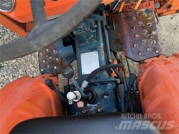 Kubota B7100 Трактора