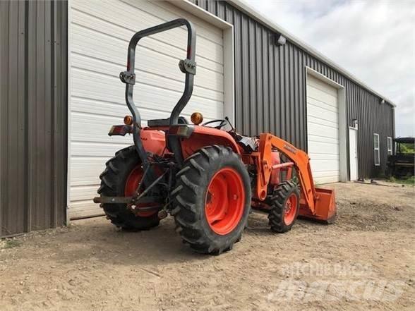 Kubota L3200 Трактора