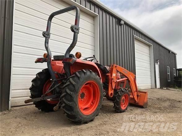 Kubota L3200 Трактора