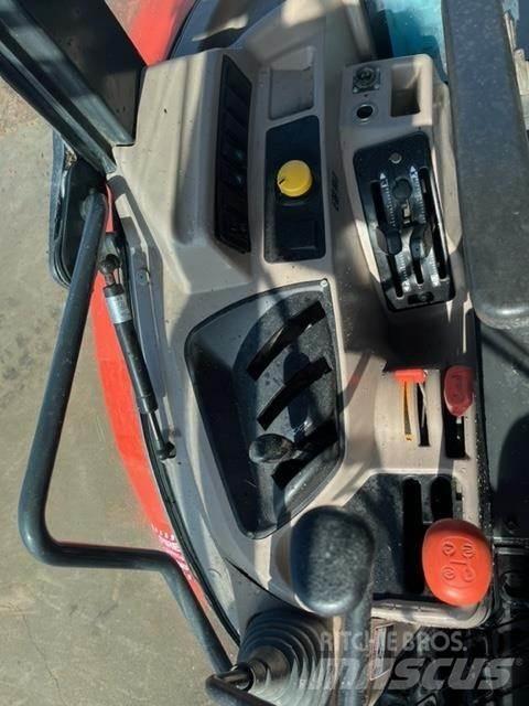 Kubota M6060D Трактора