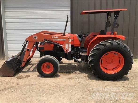 Kubota M9000 Трактора