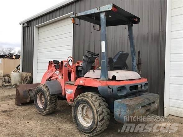 Kubota R420 Фронтальные погрузчики