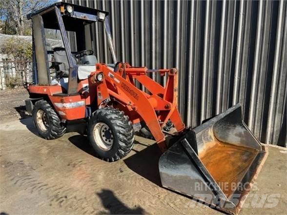 Kubota R420 Фронтальные погрузчики