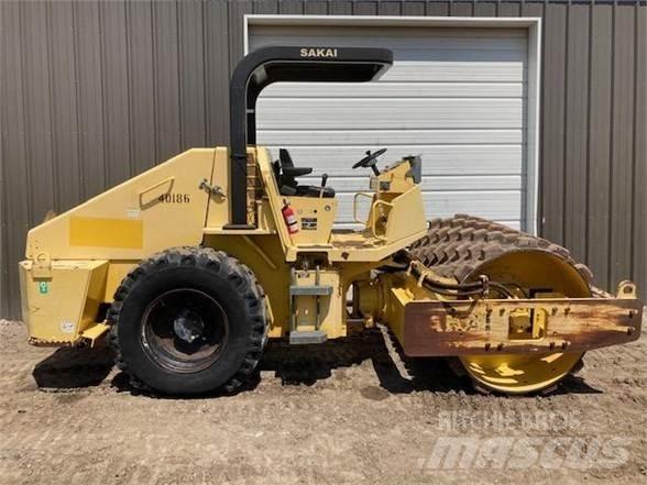 Sakai SV410 Грунтовые катки