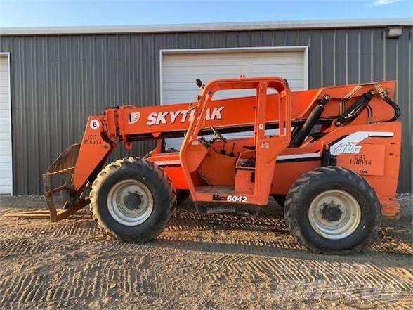 SkyTrak 6042 Телескопические погрузчики