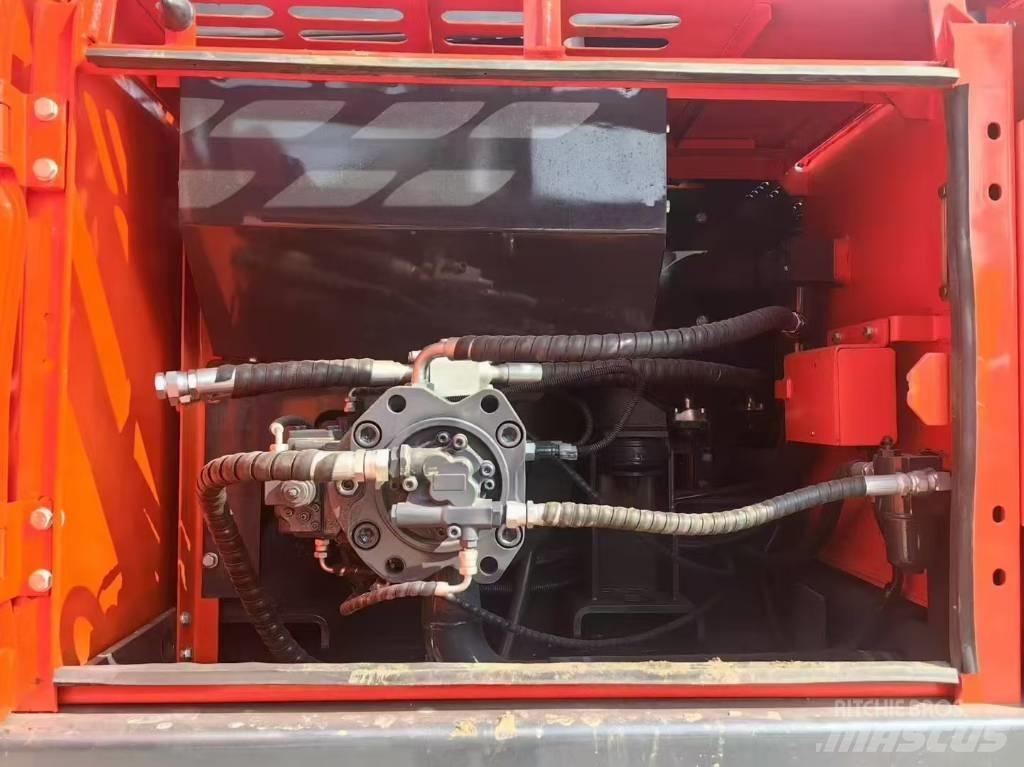 Doosan DX 225 LC Гусеничные экскаваторы