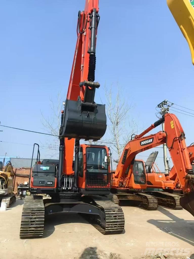 Doosan DX 225 LC Гусеничные экскаваторы