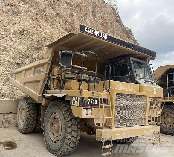 CAT 771D Мини-самосвалы