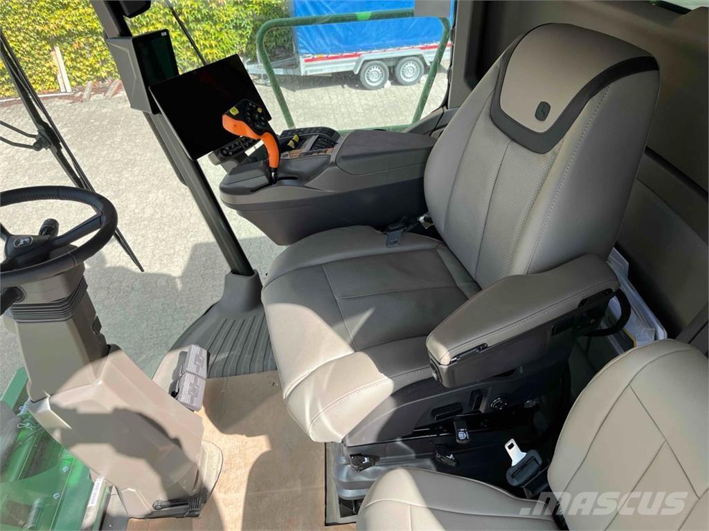 John Deere T5 600 Зерноуборочные комбайны