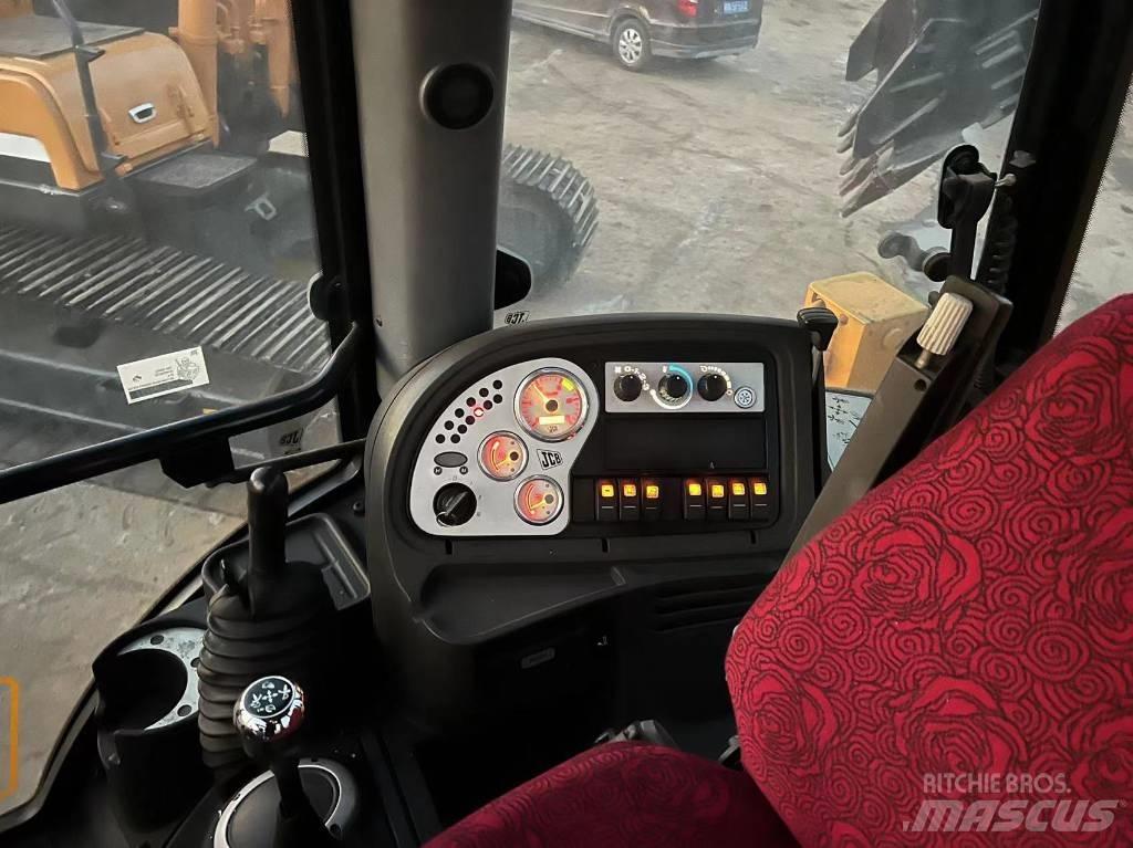 JCB 3CX Экскаваторы-погрузчики