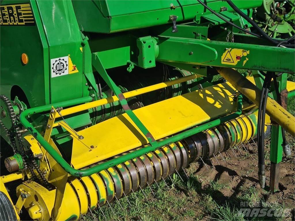 John Deere 590 Рулонные пресс-подборщики