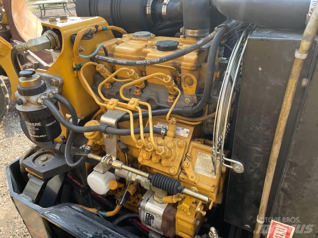 CAT CB224E Катки тротуарные