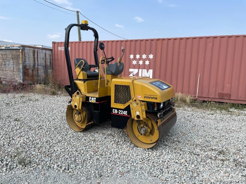CAT CB224E Катки тротуарные