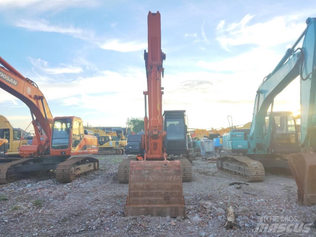 Hitachi ZX 210 Гусеничные экскаваторы