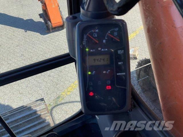 Hitachi ZX225USRLC Гусеничные экскаваторы