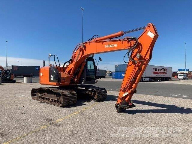 Hitachi ZX225USRLC Гусеничные экскаваторы