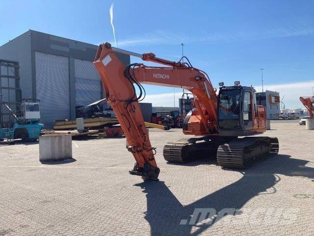 Hitachi ZX225USRLC Гусеничные экскаваторы