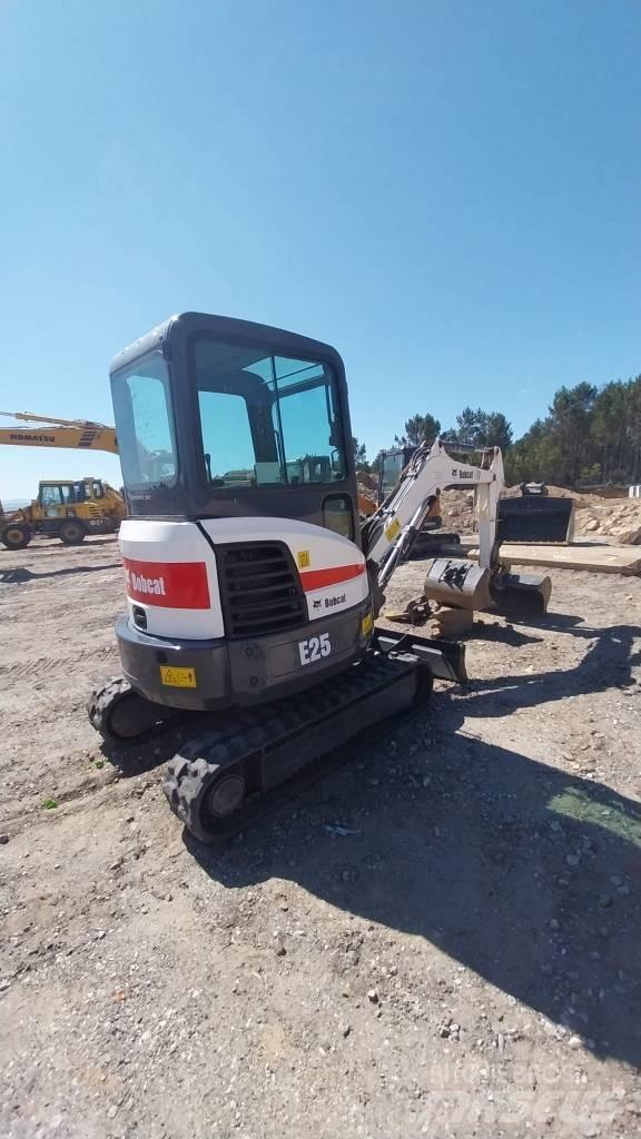 Bobcat E 25 Мини-экскаваторы