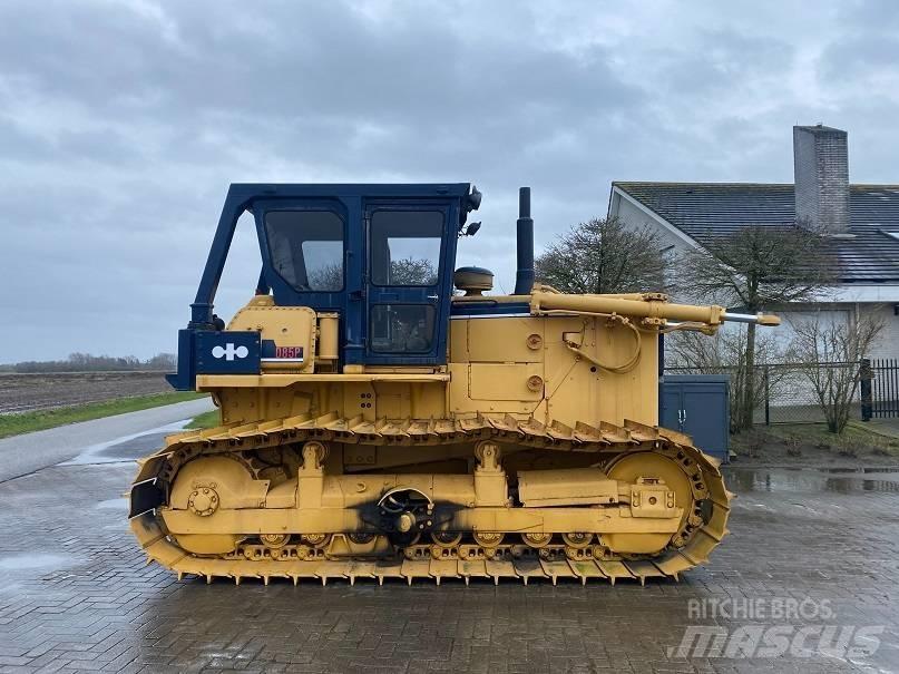 Komatsu D 85 P Гусеничные бульдозеры