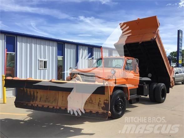 Ford F800 Пескоразбрасыватели