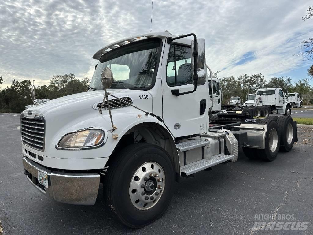 Freightliner M2 Грузовики для доставки напитков