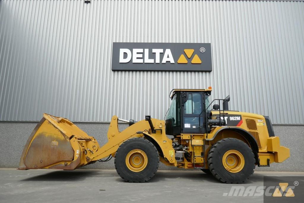 CAT 962M Фронтальные погрузчики