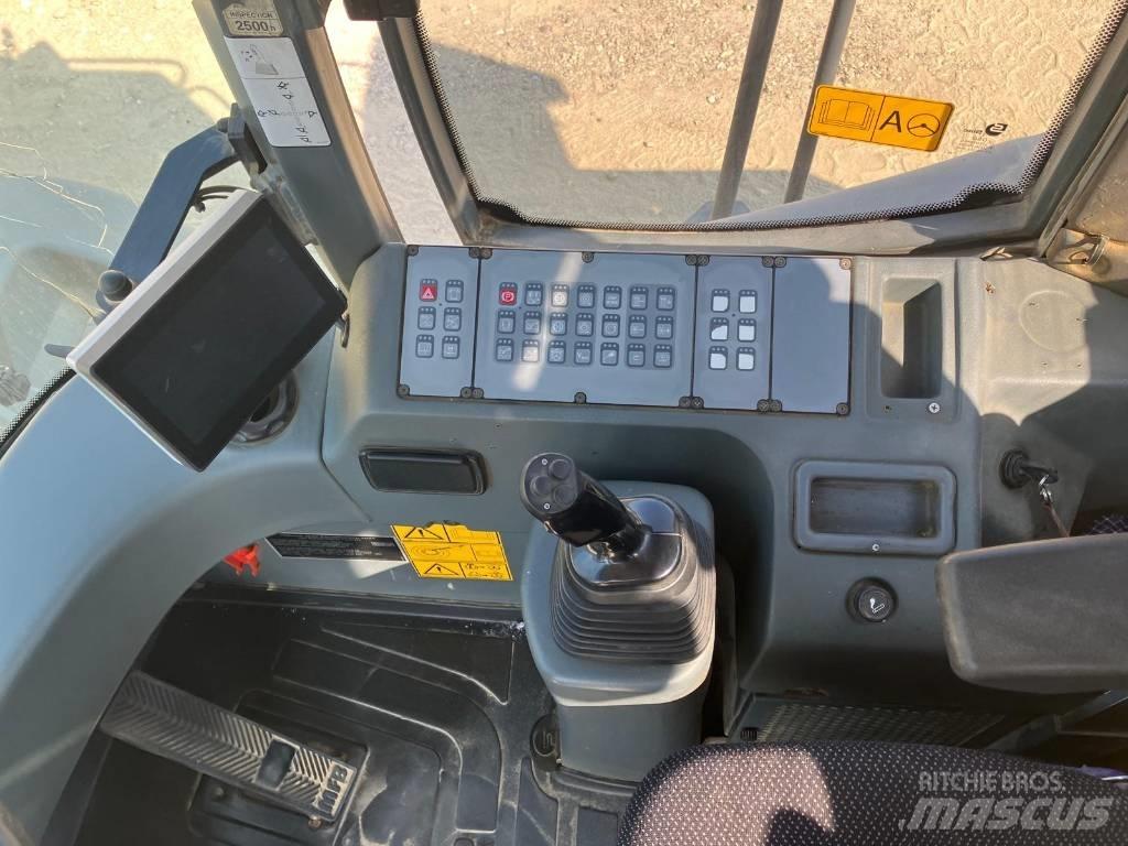Liebherr L 566 Фронтальные погрузчики