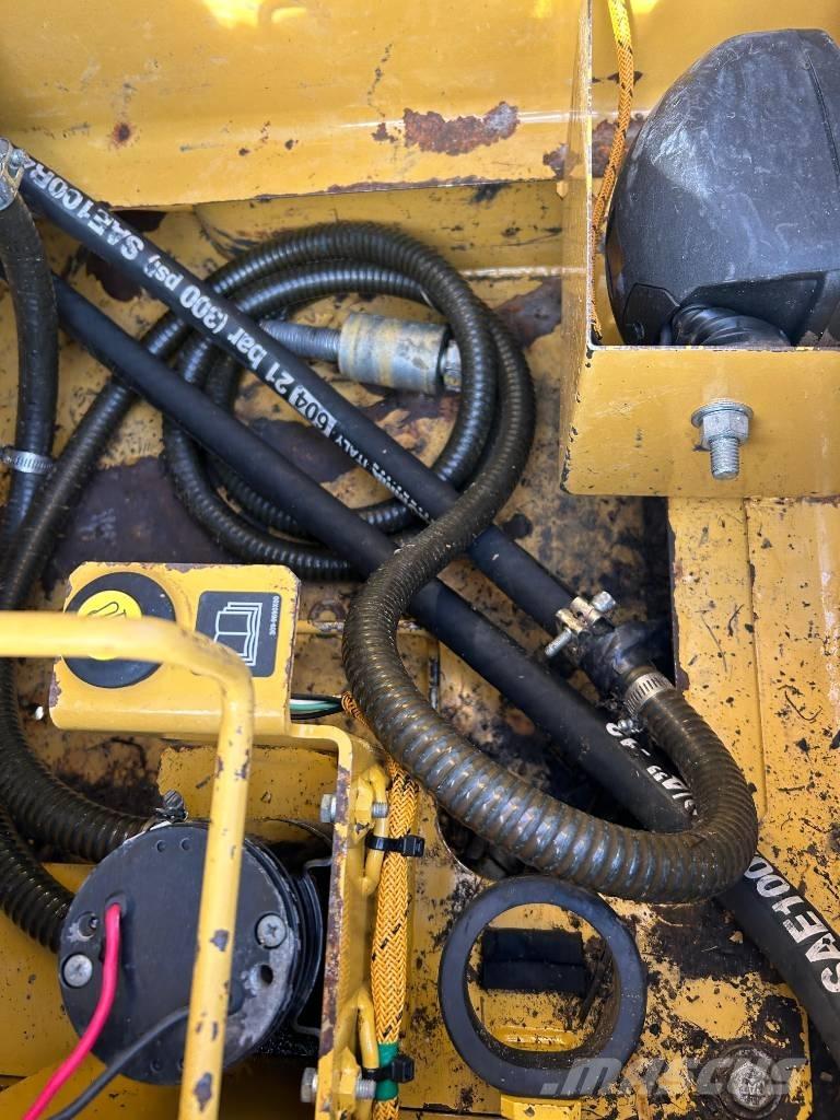 CAT 313 F LGC Гусеничные экскаваторы