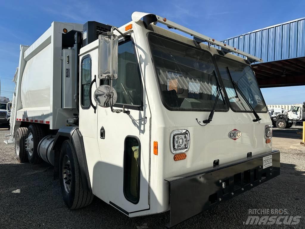  Crane Carrier LET2CC Мусоровозы
