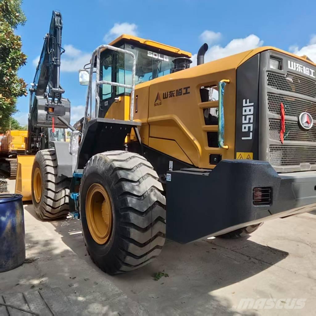 SDLG LG 958 F Фронтальные погрузчики