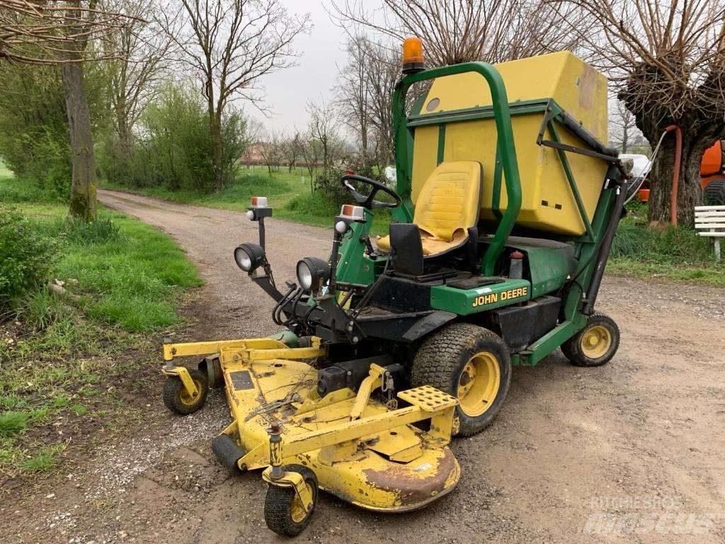 John Deere F 935 Самоходные газонокосилки