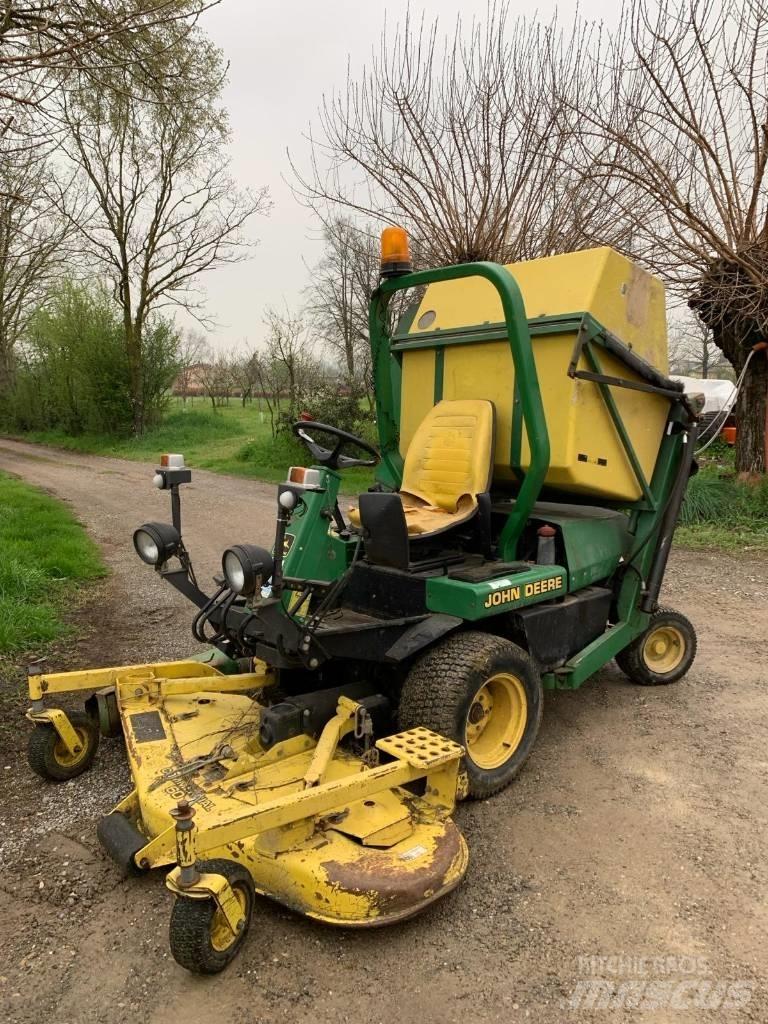 John Deere F 935 Самоходные газонокосилки