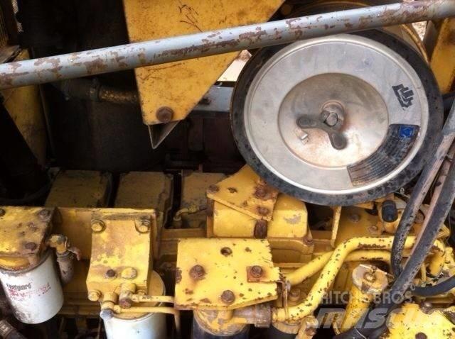Komatsu D 155 A-3 Гусеничные бульдозеры