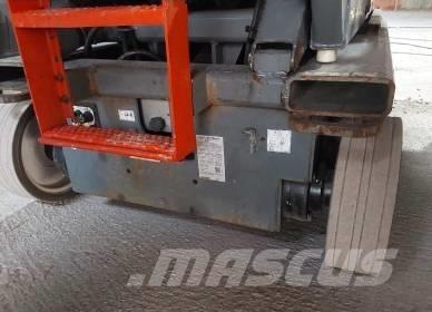 SkyJack SJ III 4726 Ножничные подъемники