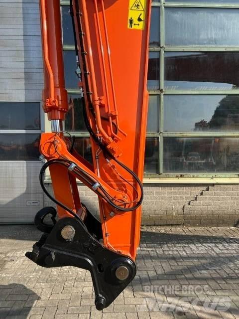 Hitachi ZX 290LCN-5B Гусеничные экскаваторы