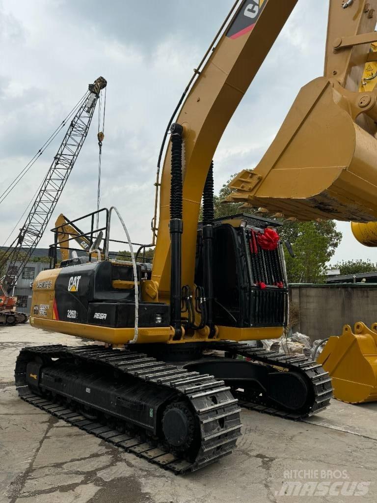 CAT 326D2 Гусеничные экскаваторы