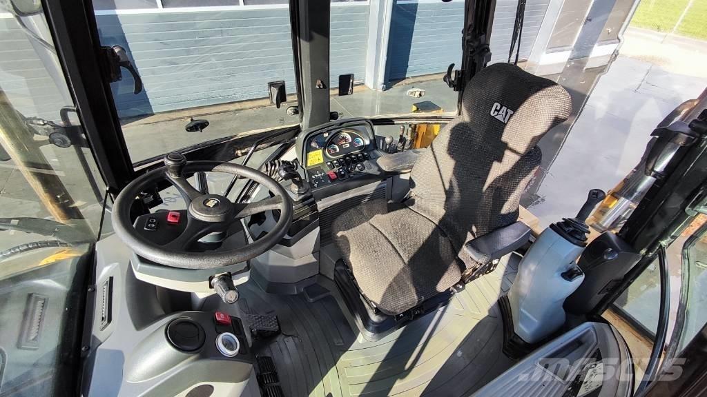 CAT 432 E Экскаваторы-погрузчики
