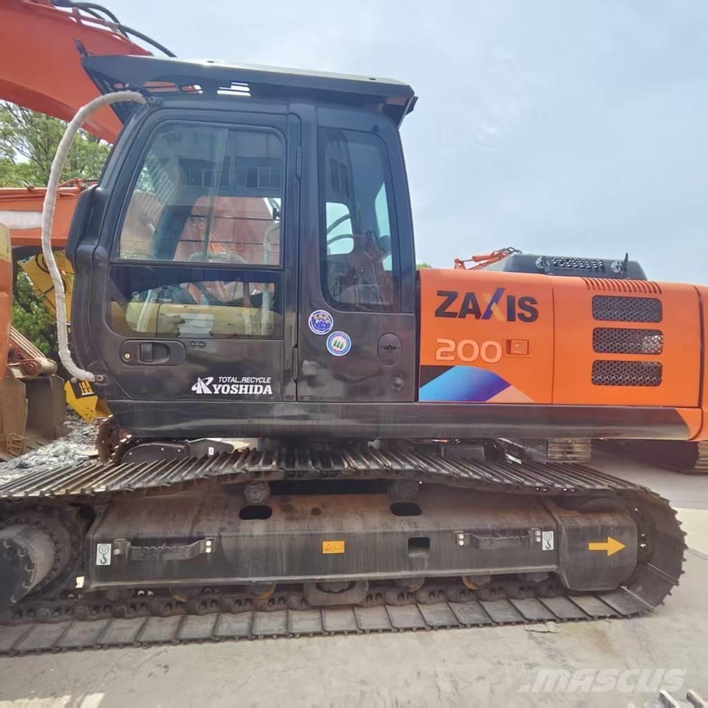 Hitachi ZX 200 Гусеничные экскаваторы