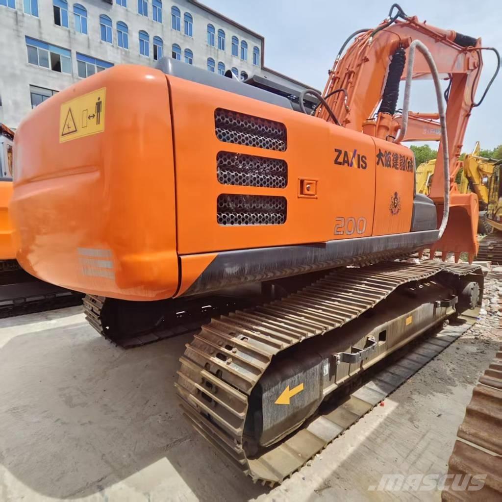 Hitachi ZX 200 Гусеничные экскаваторы