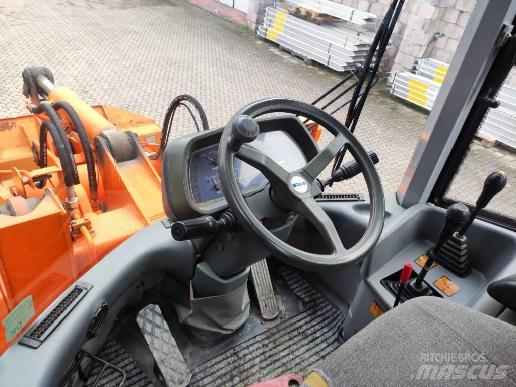 Fiat-Hitachi W90 Фронтальные погрузчики