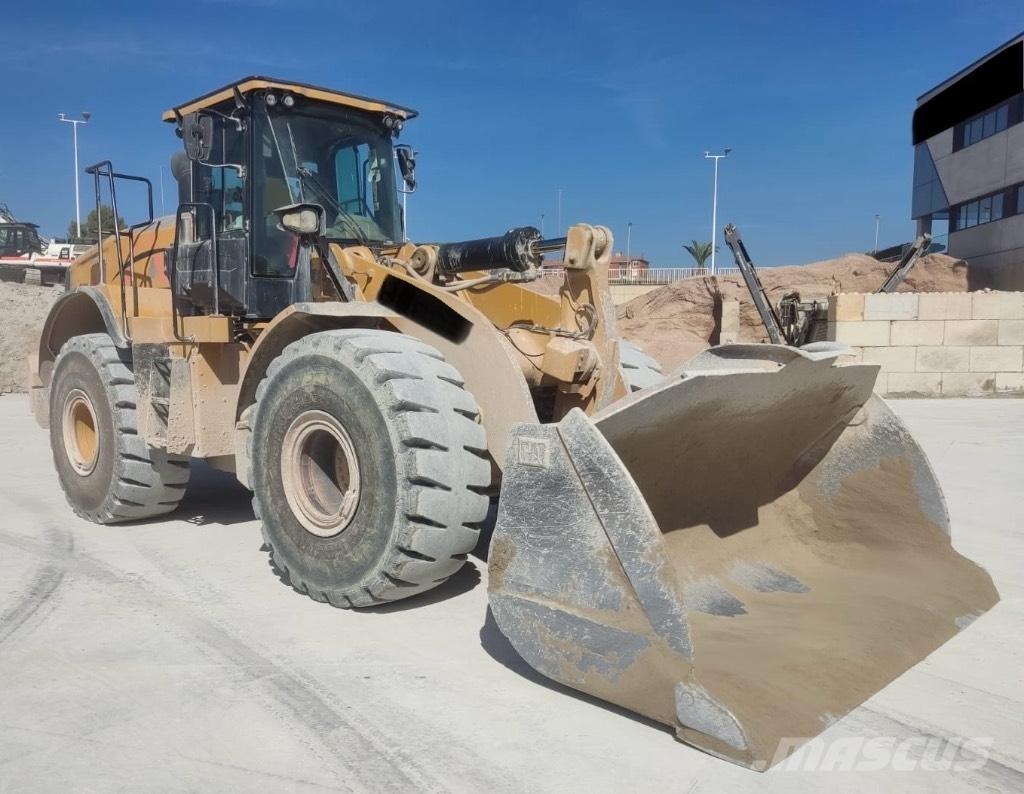 CAT 966 M Фронтальные погрузчики