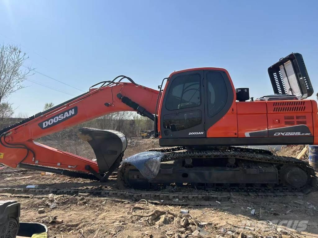 Doosan DX225LC-9C Гусеничные экскаваторы