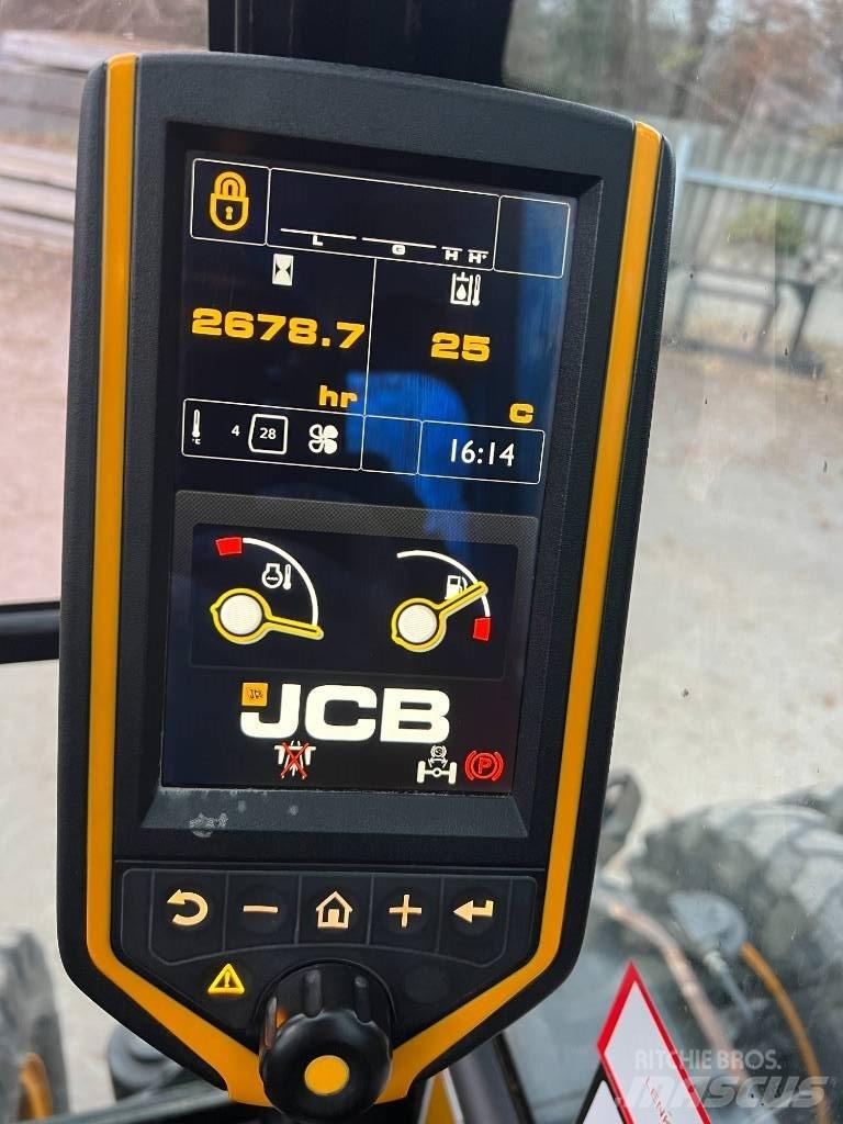 JCB JS 145 W+ TT4i Колёсные экскаваторы